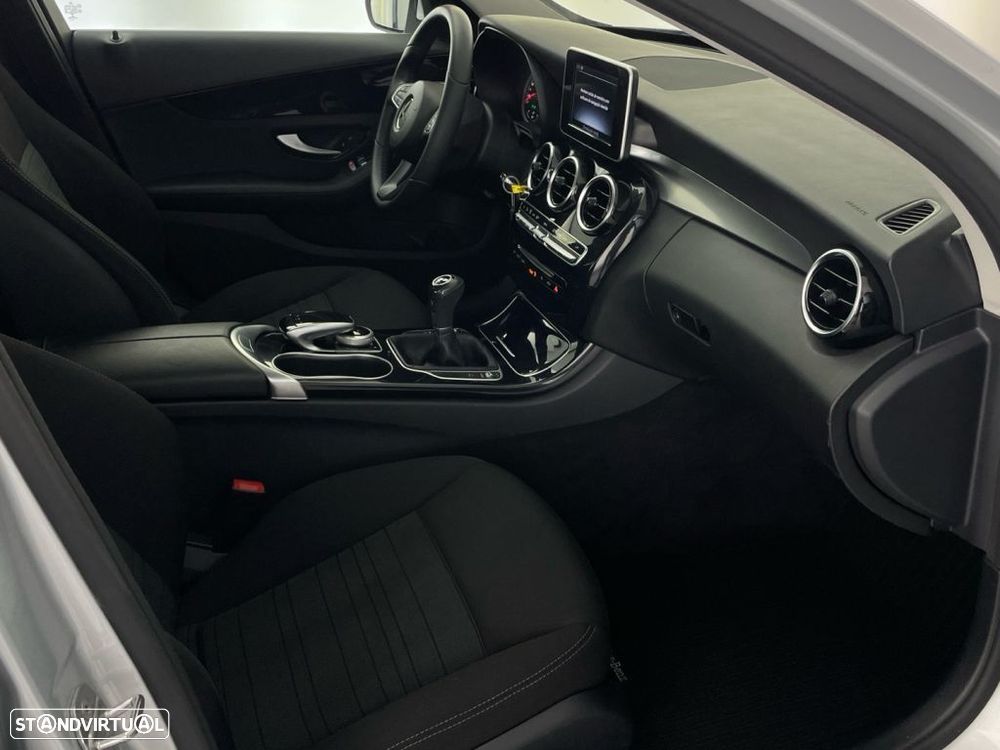 Mercedes-Benz C 200 d Avantgarde - 21