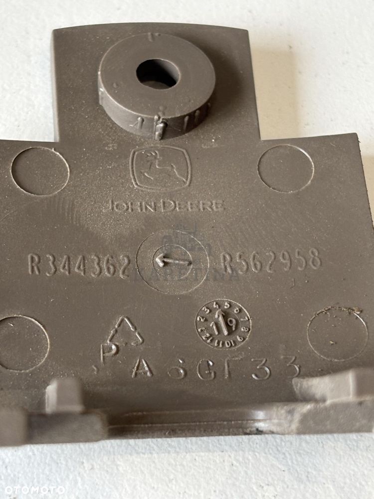 John Deere seria 6000 7000 8000 R - osłona mocowania wyświetlacza R344362 - 3