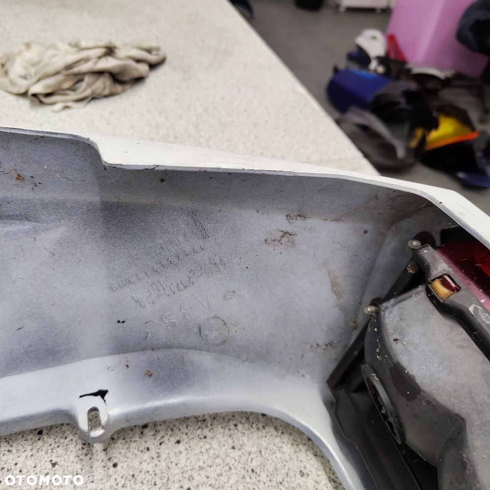Owiewka, osłona, bok, boczek, ogon, zadupek, lampa tył, tylna Yamaha FZR 600 FZR600 - 21