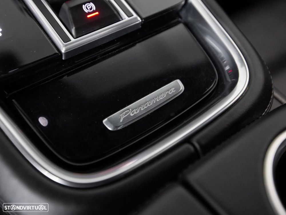 Porsche Panamera 4 S - 32