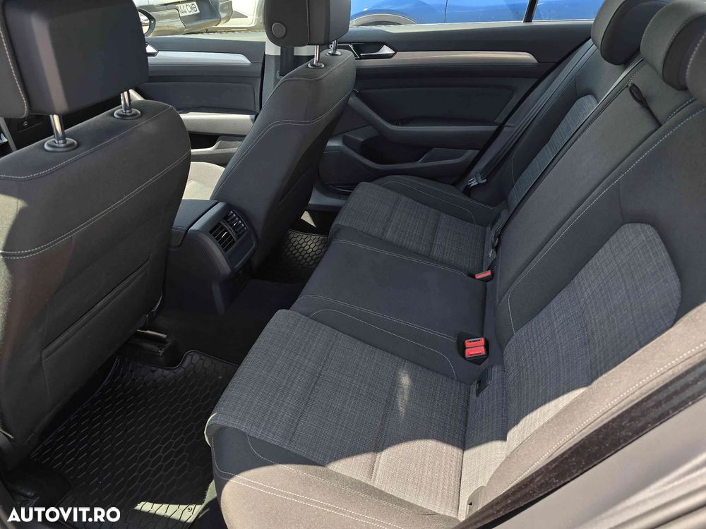 Volkswagen Passat - 10