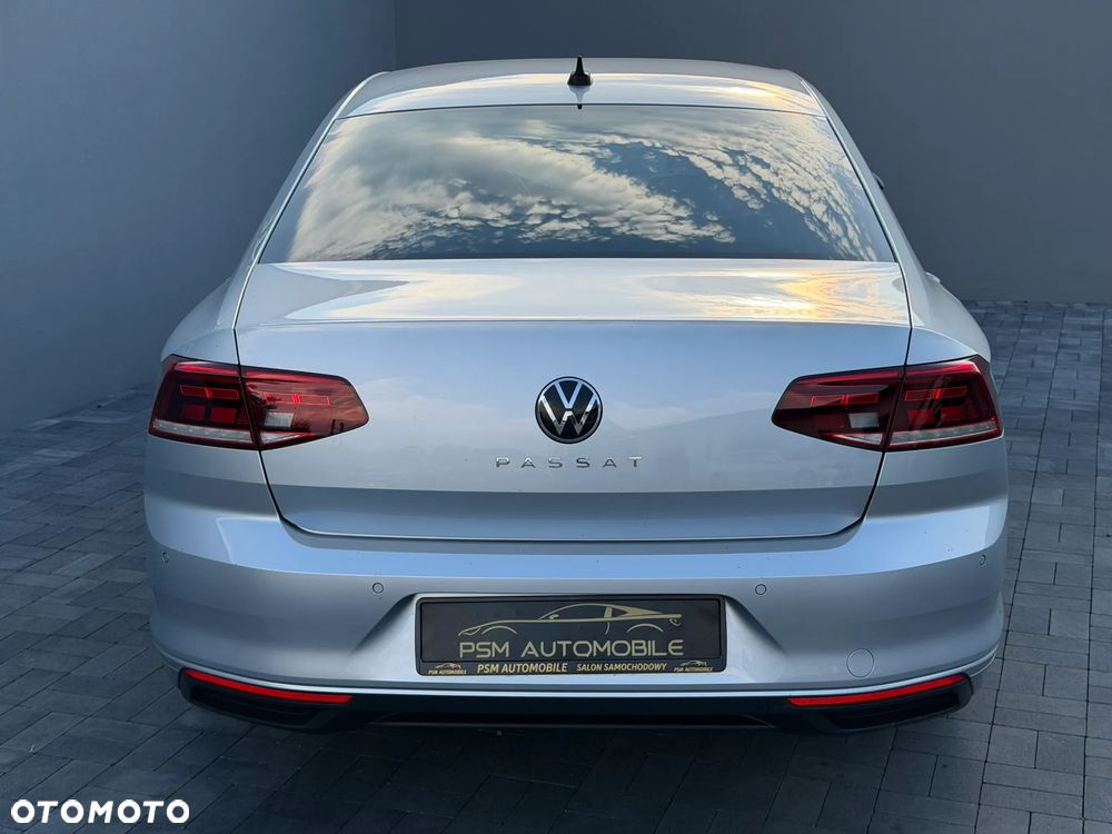 Volkswagen Passat 2.0 TDI EVO Elegance - 11