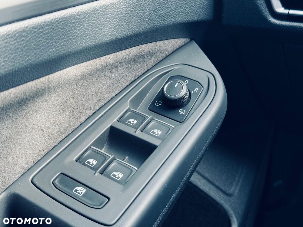 Volkswagen Golf 2.0 TSI Style DSG - 21