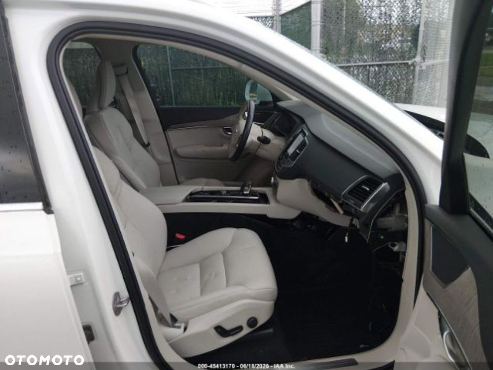Volvo XC 90 - 9
