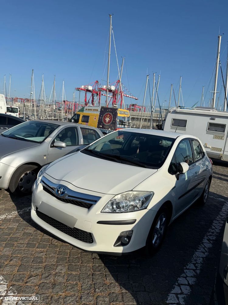 Toyota Auris 1.8 HSD - 11