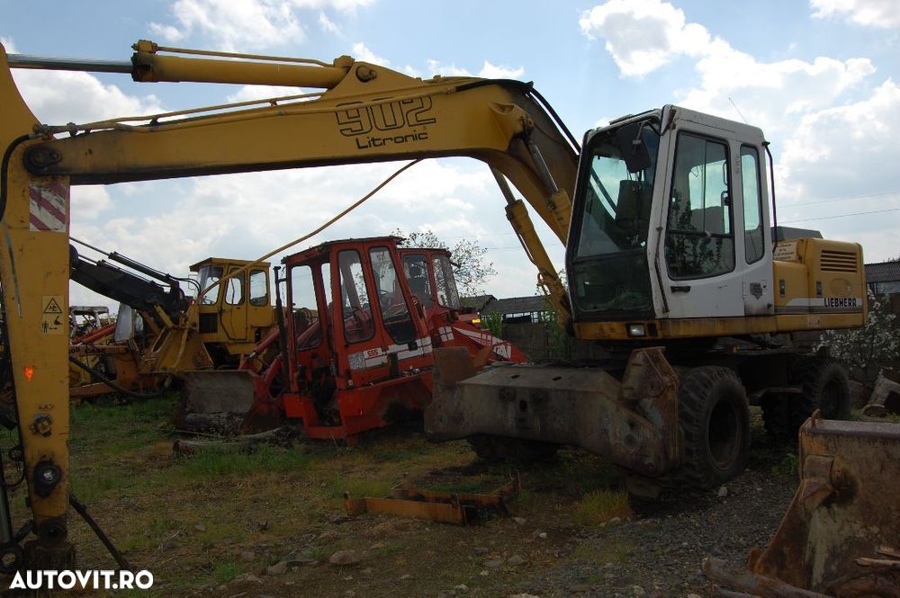 Dezmembrez LIEBHERR 902 LITRONIC - 2