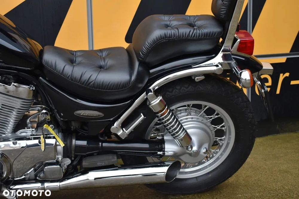 Suzuki Intruder - 11