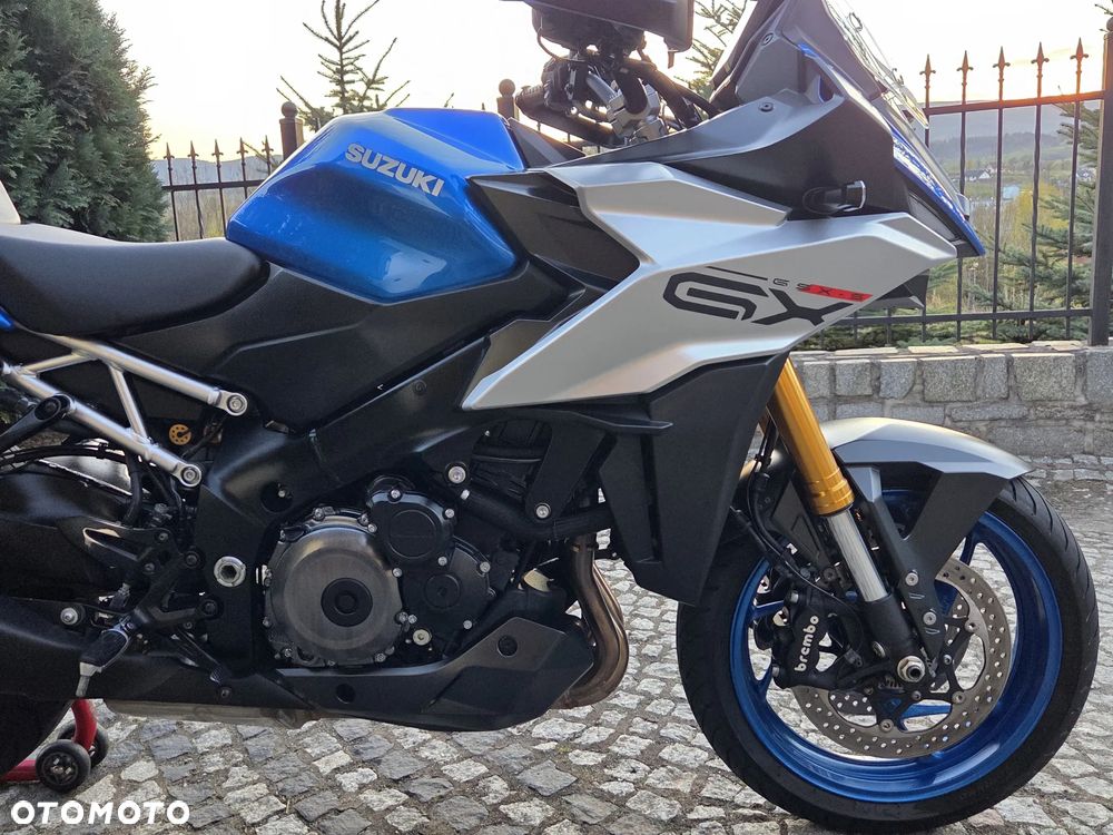Suzuki GSX - 9
