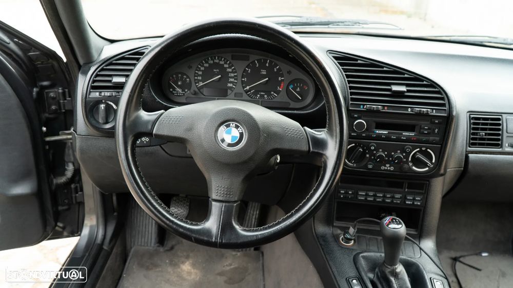 BMW 325 i - 23