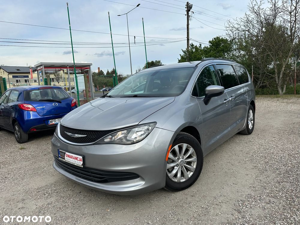 Chrysler Pacifica - 2