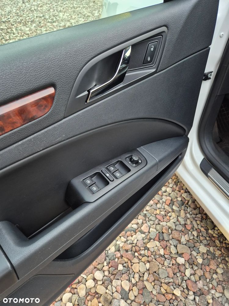Skoda Superb 2.0 TDI Elegance DSG - 25
