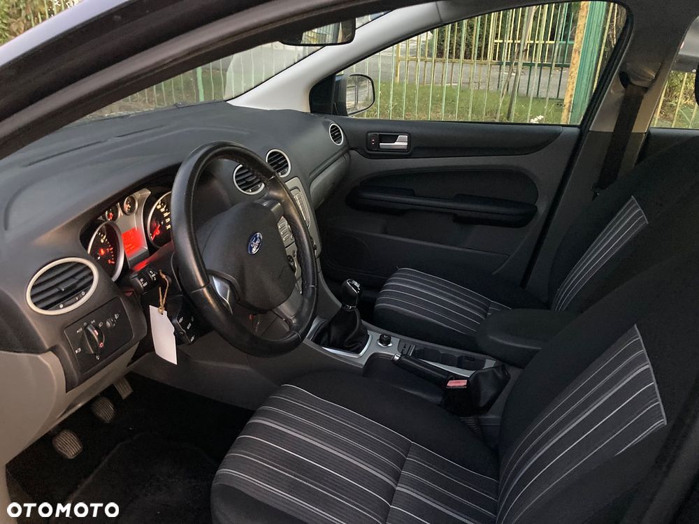Ford Focus 1.6 16V Ambiente - 7