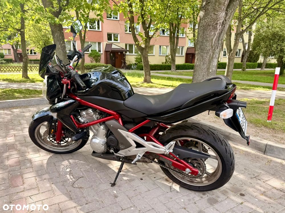 Kawasaki ER - 8