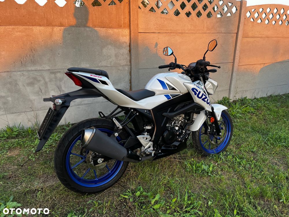 Suzuki GSX - 2