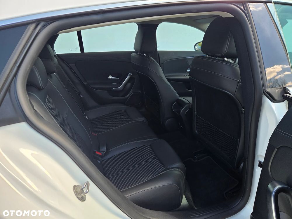 Mercedes-Benz CLA - 15