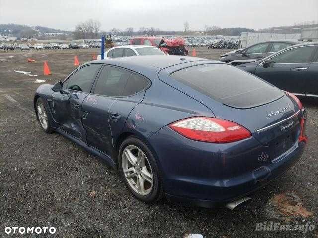 Porsche Panamera 3.6, model USA. - 3
