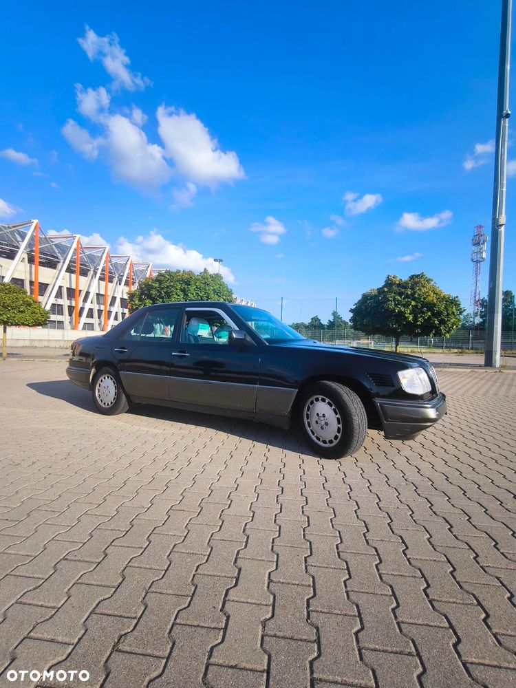 Mercedes-Benz Klasa E 250 D Elegance - 12
