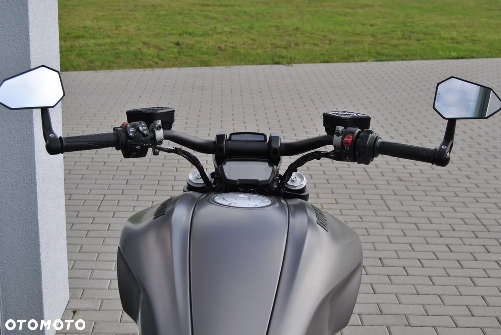 Ducati Diavel - 27