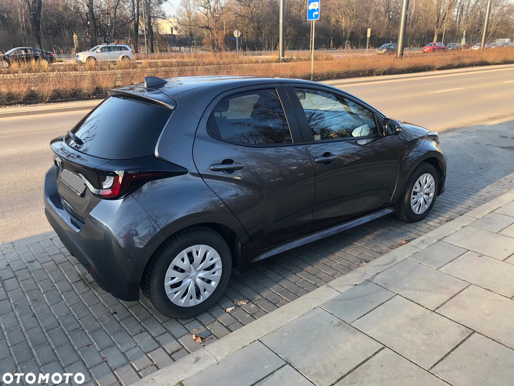 Toyota Yaris 1.5 Comfort CVT - 18