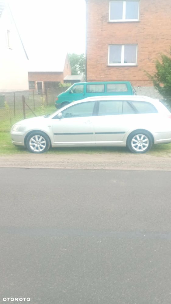 Toyota Avensis 2.0 D-4D - 9