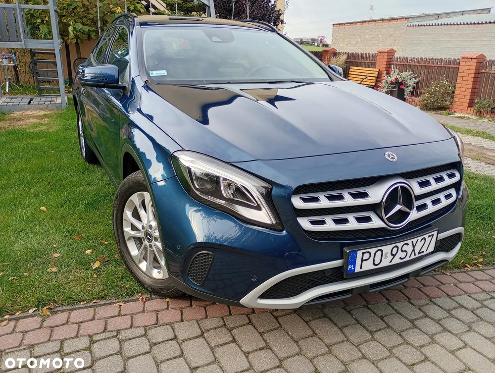 Mercedes-Benz GLA - 11