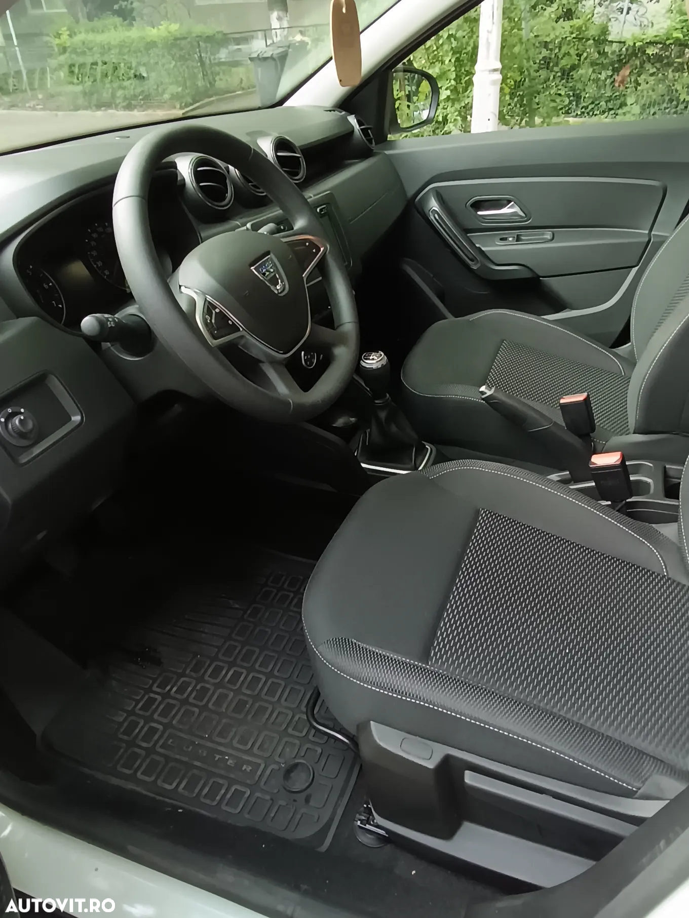 Dacia Duster TCe 100 Essential - 5
