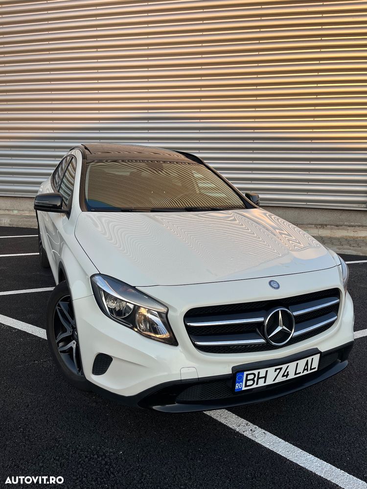 Mercedes-Benz GLA 200 7G-DCT - 2