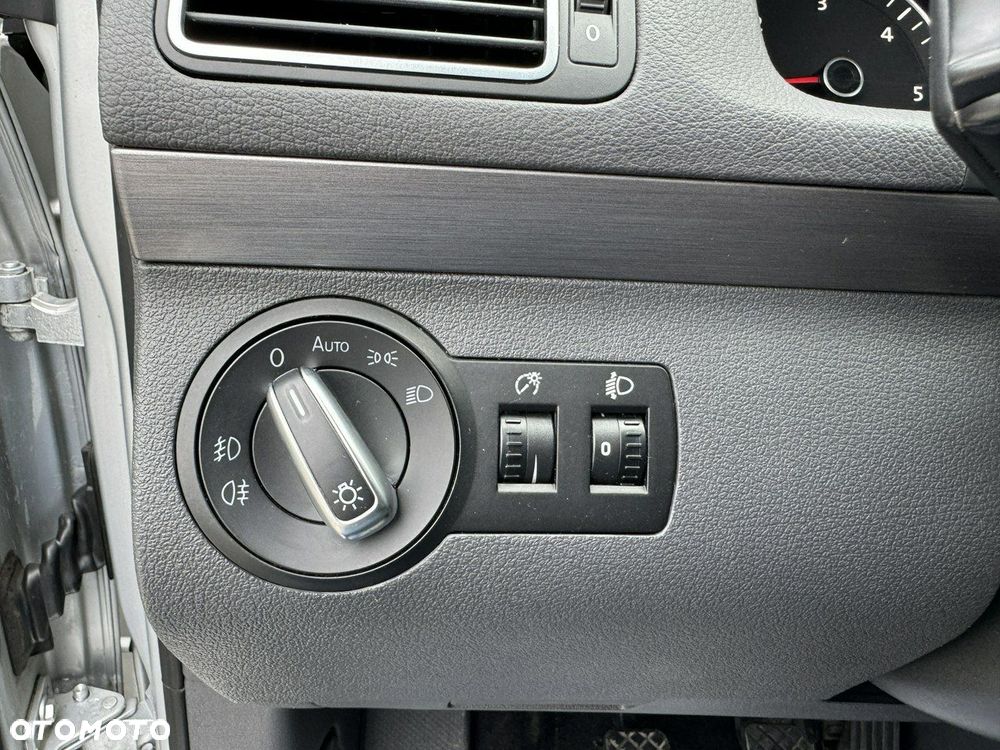 Volkswagen Touran - 18