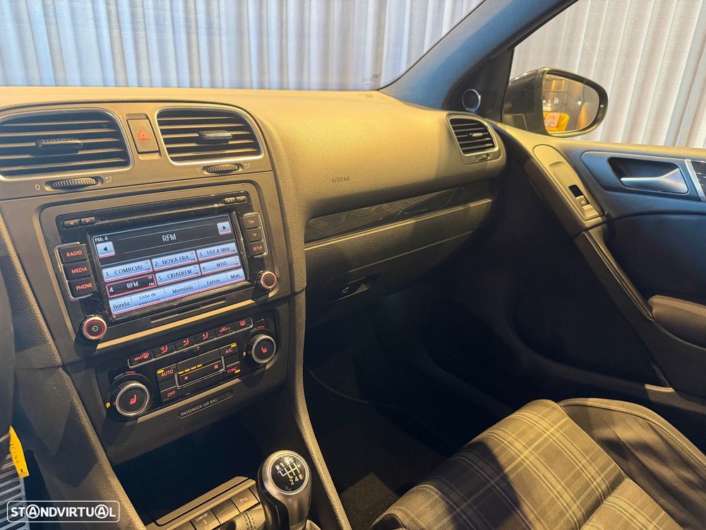 VW Golf 2.0 TDi DPF GTD - 22