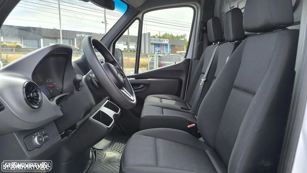 Mercedes-Benz Sprinter Furgão 215Cdi 32 Auto - 17