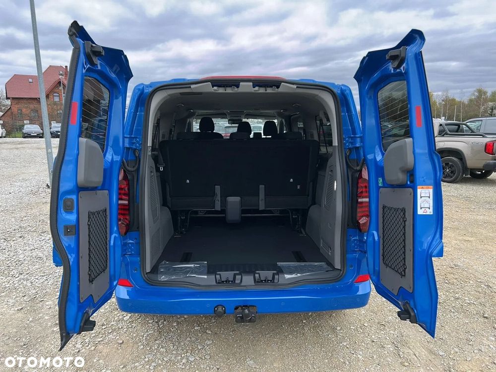 Volkswagen Caravelle - 11