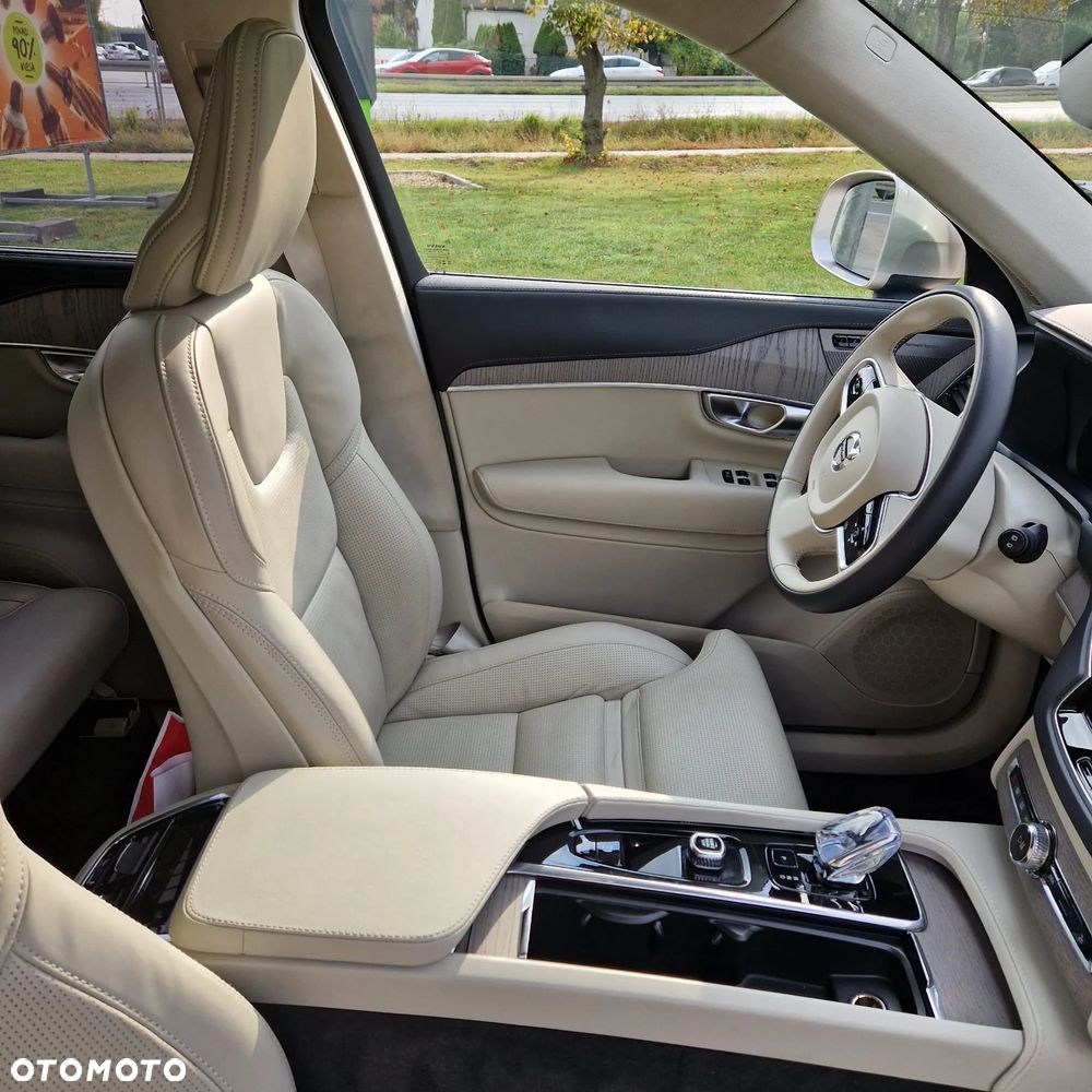 Volvo XC 90 - 8