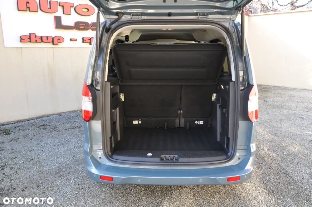 Ford Tourneo Courier - 17