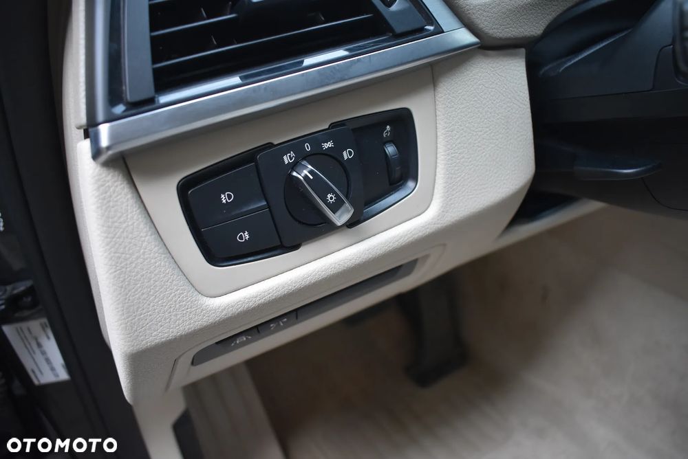 BMW Seria 3 320d xDrive Modern Line - 9