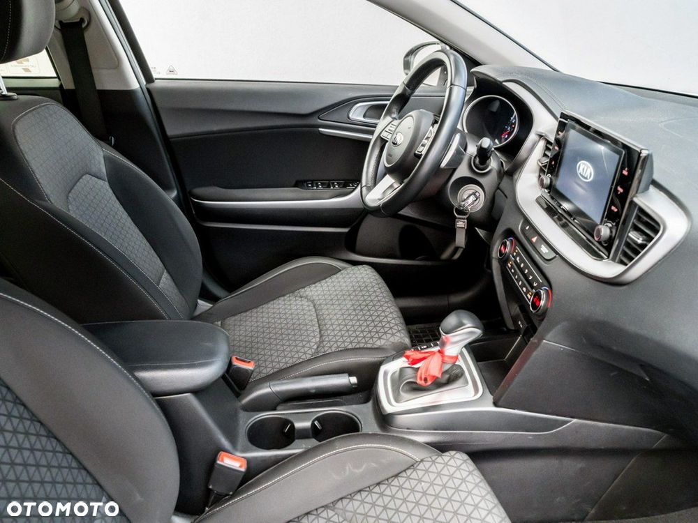 Kia XCeed - 14