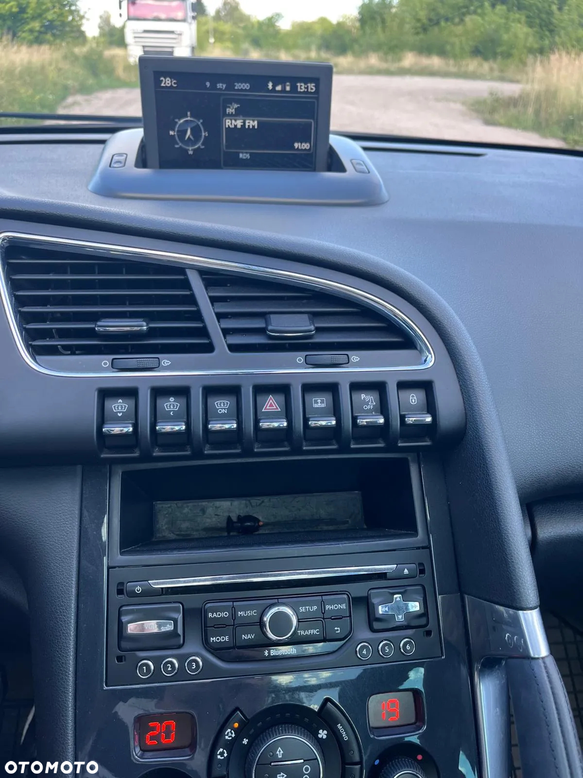 Peugeot 3008 1.2 PureTech Allure S&S - 20