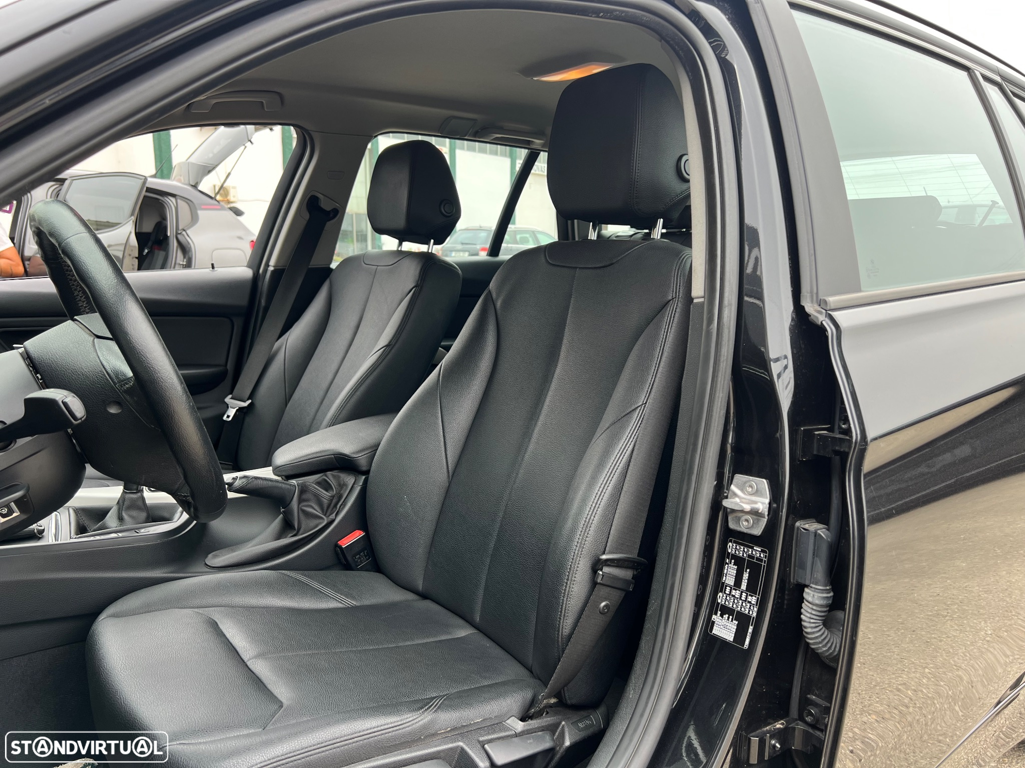 BMW 318 d Touring Advantage - 18