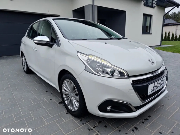 Peugeot 208 PureTech 110 Stop & Start EAT6 Allure