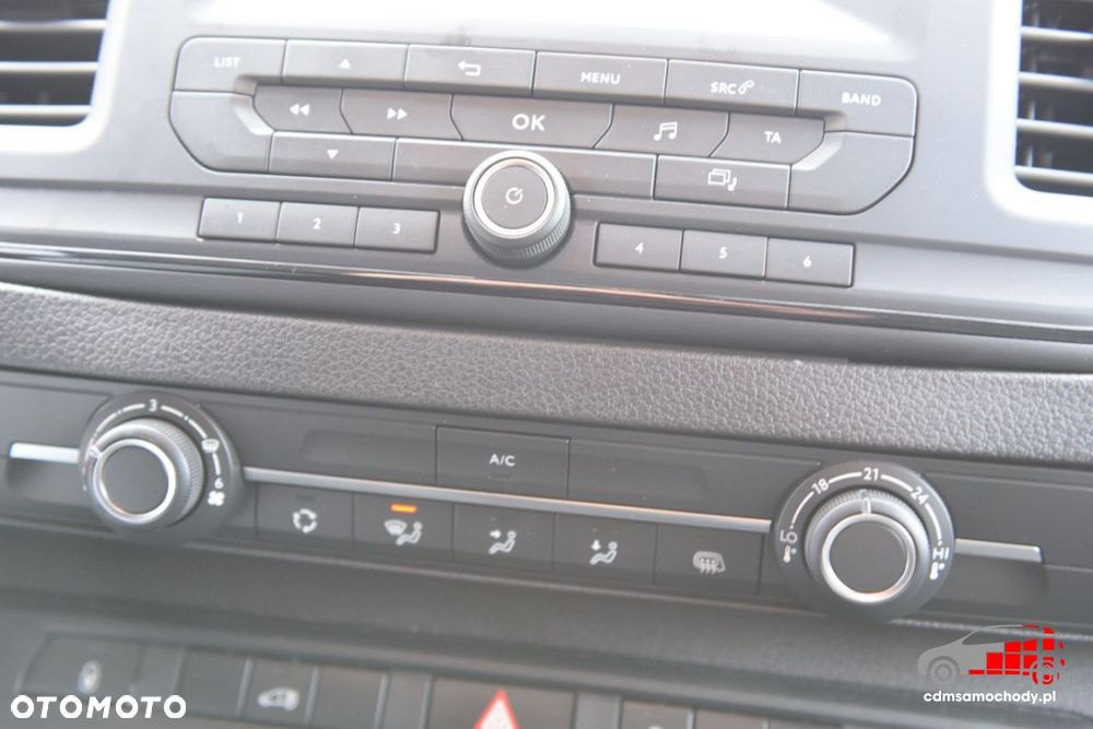 Opel Vivaro - 25