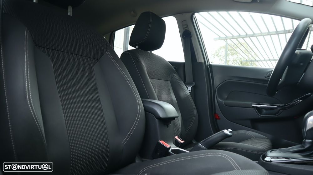 Ford Fiesta 1.0 T EcoBoost Titanium PowerShift - 26