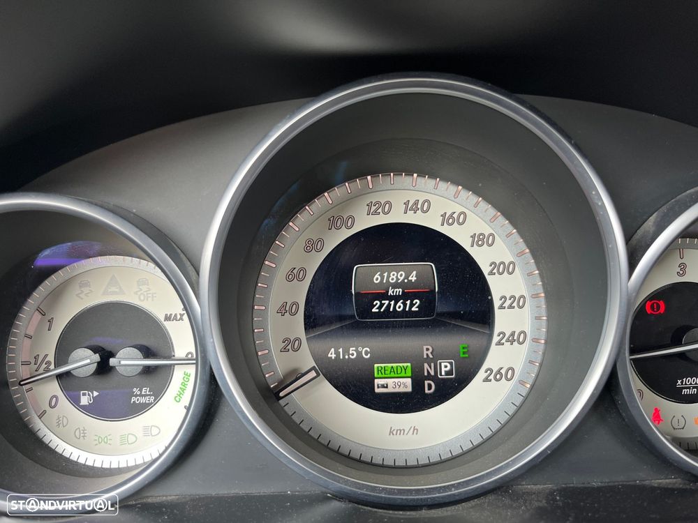 Mercedes-Benz E 300 Bluetec Hybrid Avantgarde - 26