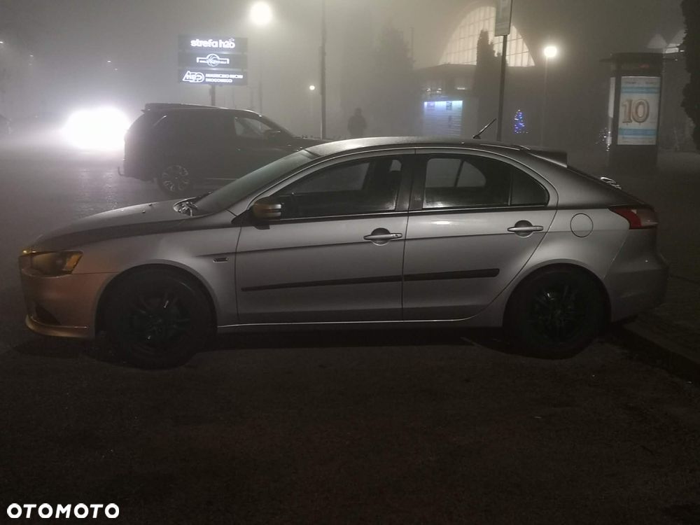 Mitsubishi Lancer 1.6 Inform - 11