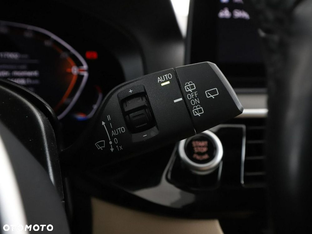 BMW Seria 5 520d xDrive mHEV M Sport sport - 36