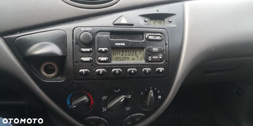 Ford Focus 1.6 Ambiente - 10