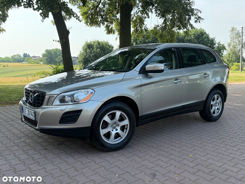Volvo XC 60 2.0T Powershift Momentum - 4