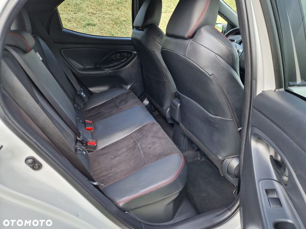 Toyota Yaris - 15
