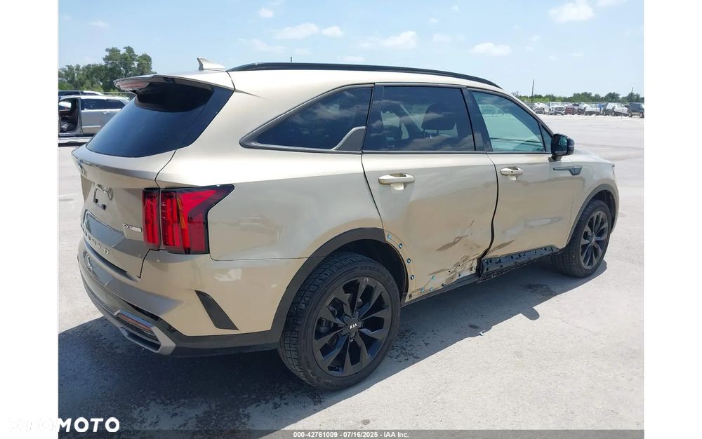 Kia Sorento - 4