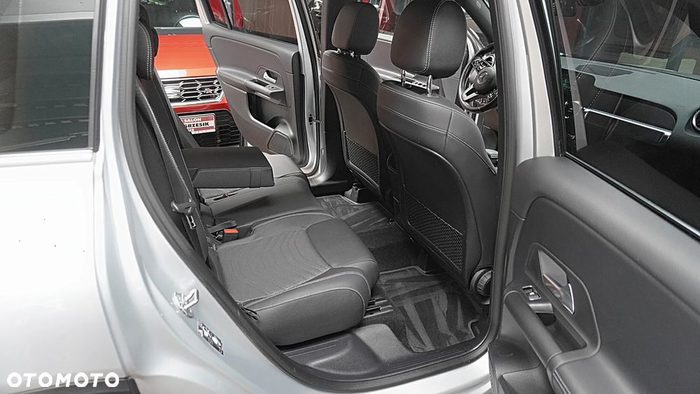 Mercedes-Benz GLB 180 7G-DCT - 16