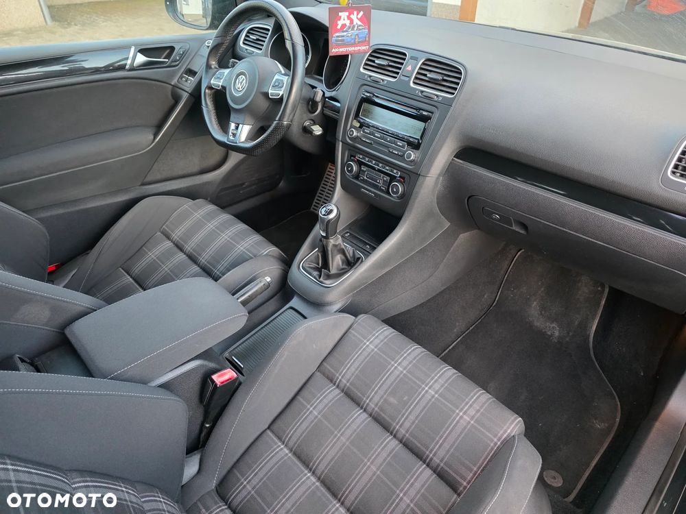 Volkswagen Golf - 17
