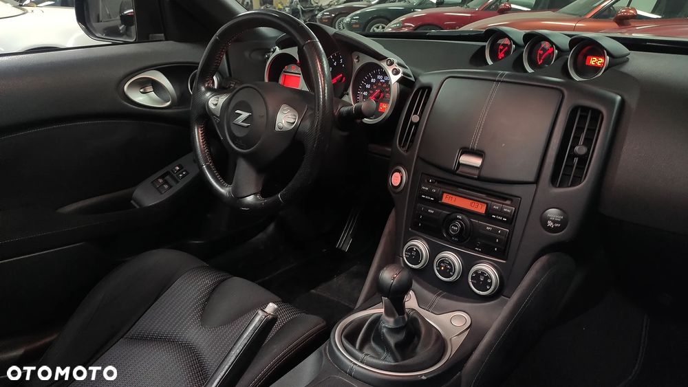 Nissan 370 Z - 14